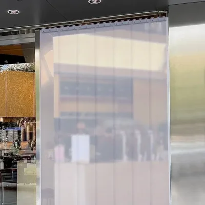 Rideau de porte à bandes PVC transparent – image 2
